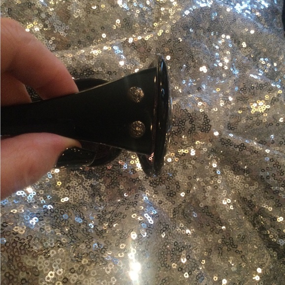 Rock and Republic “Hornet” Oversized Sunglasses - Picture 8 of 9